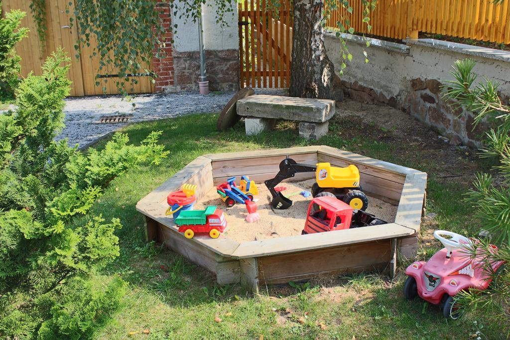 Ferienhof Graefe - 3-Seiten Hof Mit Grossem Garten, Pool & Sauna Майсен Екстер'єр фото